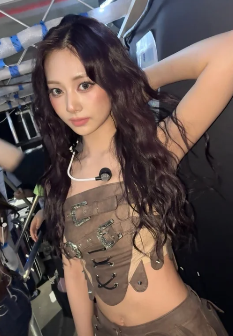 쯔위 코르셋 패션1