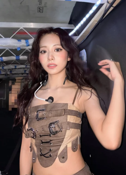 쯔위 코르셋 패션