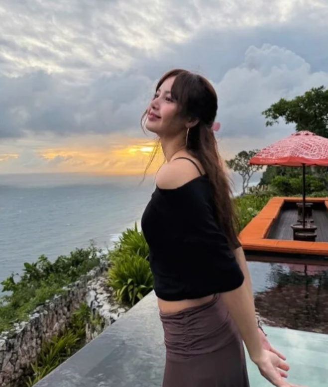 리사 발리 수영복 패션 4